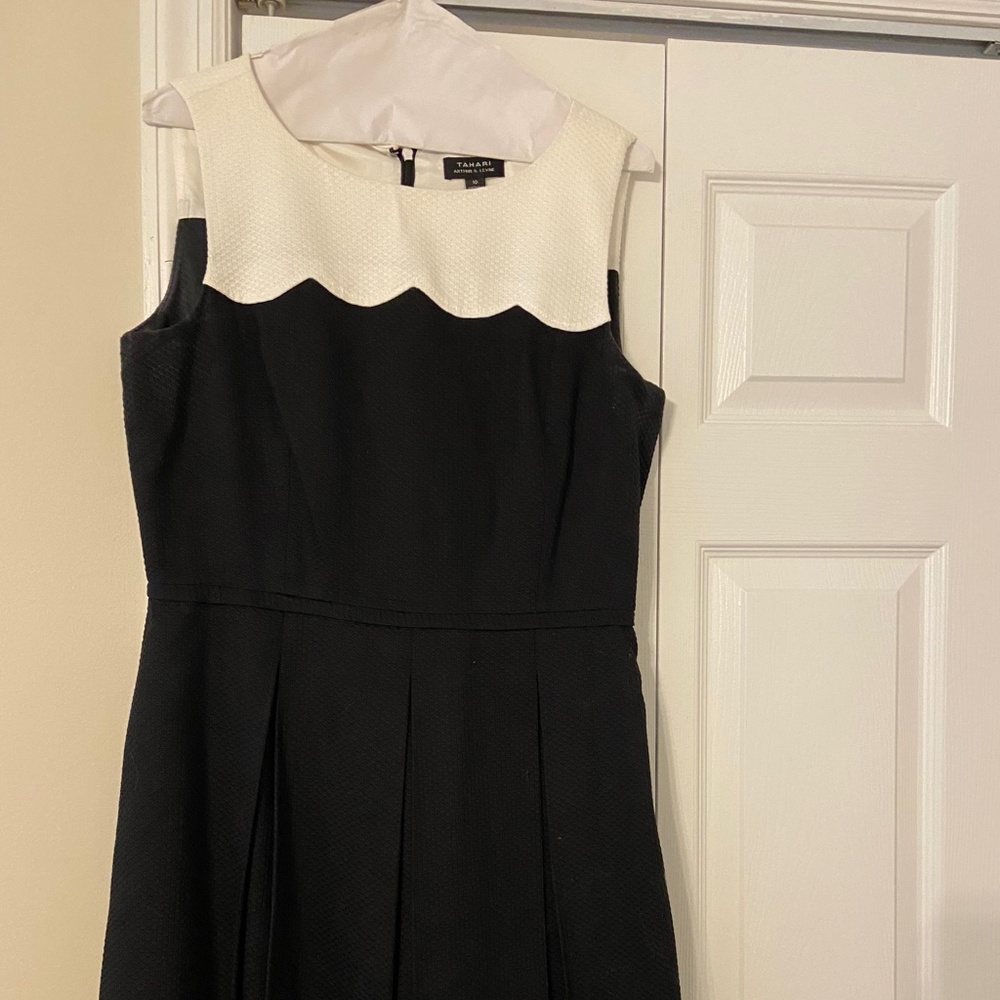Tahari Black and white dress size 10